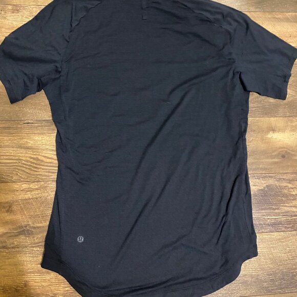 LuluLemon Drysense Short-Sleeve Shirt - Picture 3 of 4